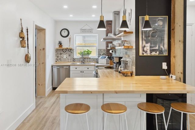 1512 NW 4th Ave, Fort Lauderdale, FL 33311