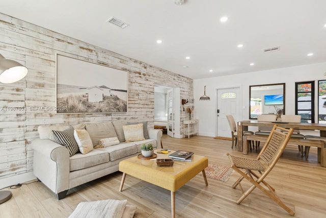 1512 NW 4th Ave, Fort Lauderdale, FL 33311