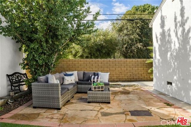 16154 Gilmore Street, Van Nuys, CA 91406