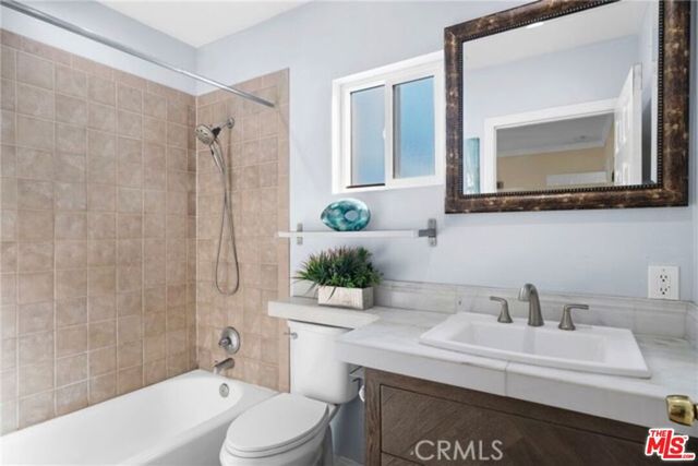 16154 Gilmore Street, Van Nuys, CA 91406