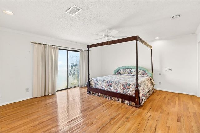 1318 Sandpiper Dr, Corpus Christi, TX 78412