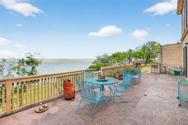 1318 Sandpiper Dr, Corpus Christi, TX 78412