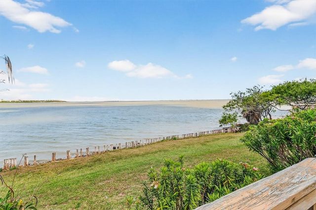 1318 Sandpiper Dr, Corpus Christi, TX 78412