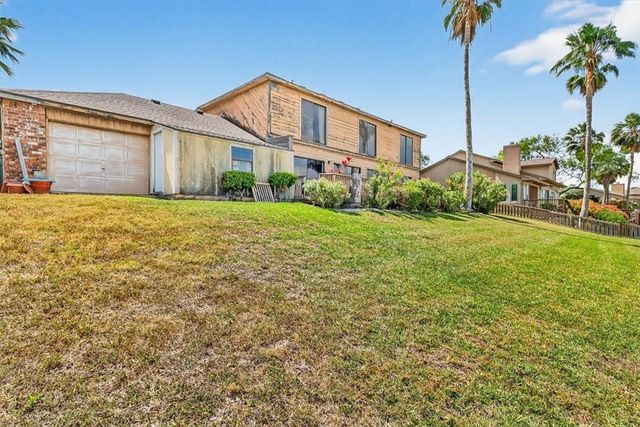 1318 Sandpiper Dr, Corpus Christi, TX 78412