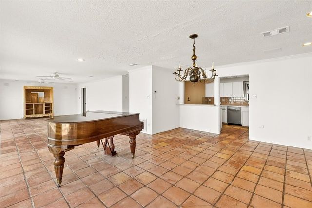 1318 Sandpiper Dr, Corpus Christi, TX 78412