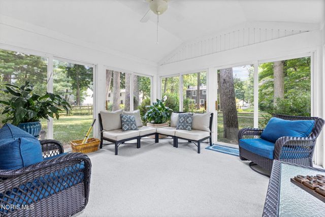 5448 Wadsworth Drive, Sylvania, OH 43560