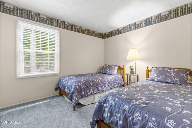 5448 Wadsworth Drive, Sylvania, OH 43560