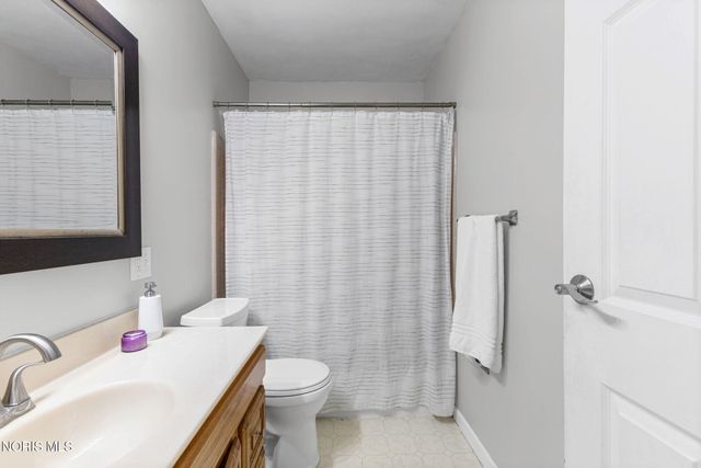 5448 Wadsworth Drive, Sylvania, OH 43560