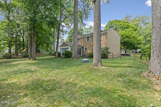 5448 Wadsworth Drive, Sylvania, OH 43560