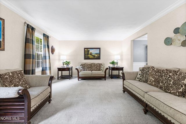 5448 Wadsworth Drive, Sylvania, OH 43560