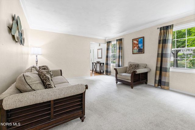 5448 Wadsworth Drive, Sylvania, OH 43560