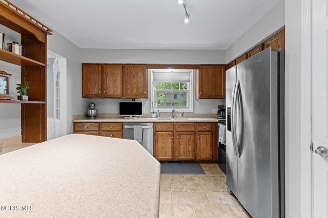 5448 Wadsworth Drive, Sylvania, OH 43560
