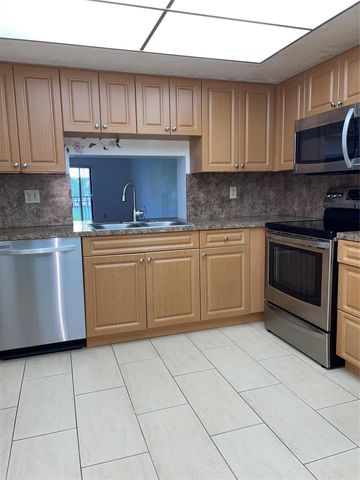 16051 Blatt Blvd 103, Weston, FL 33326