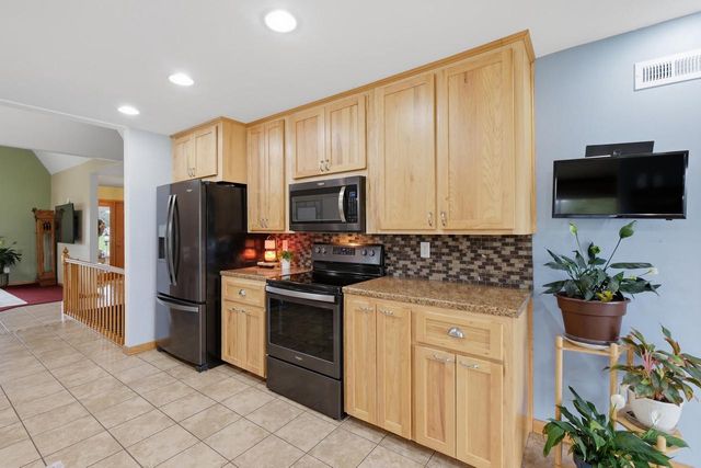 9021 County Road KP, Cross Plains, WI 53528