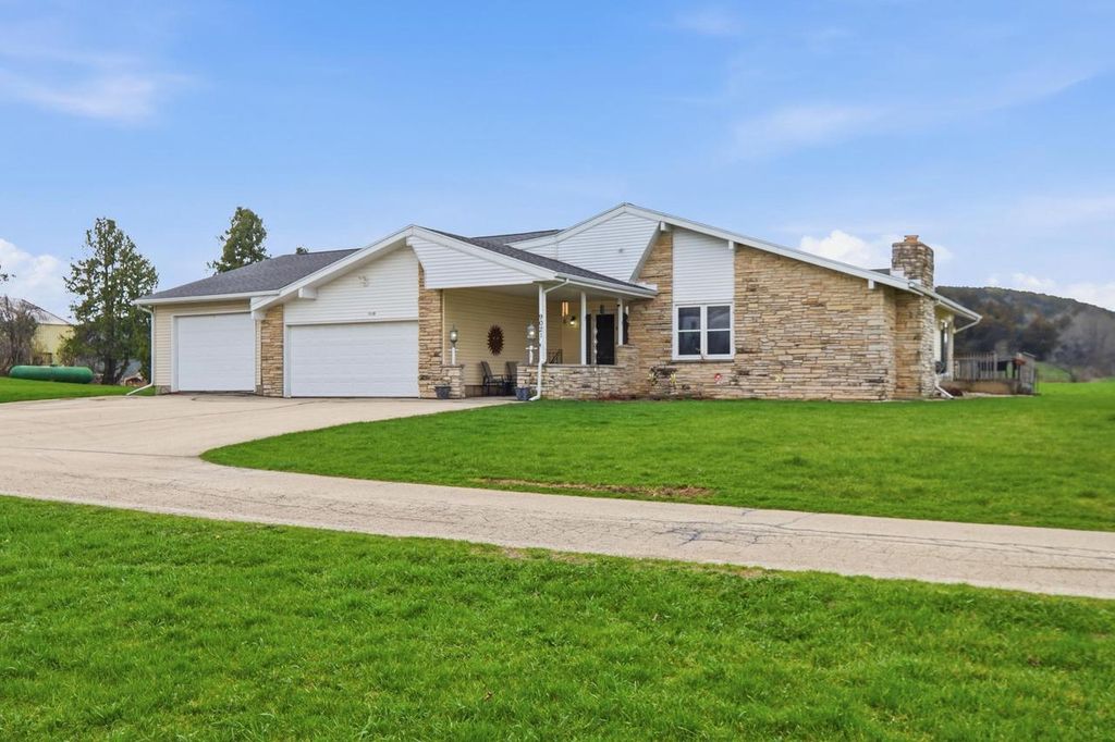 9021 County Road KP, Cross Plains, WI 53528