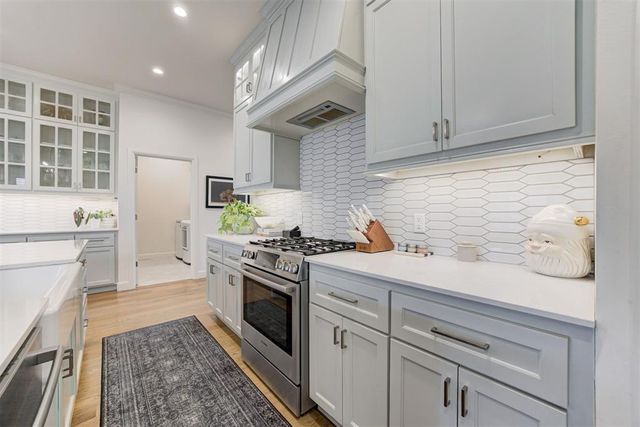 1748 Plaza District Drive, Edmond, OK 73034