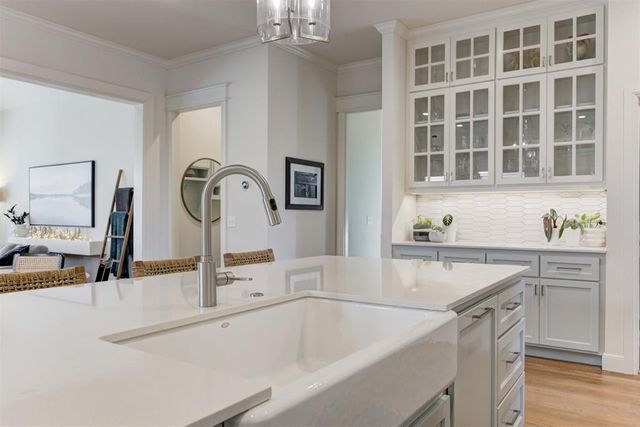 1748 Plaza District Drive, Edmond, OK 73034