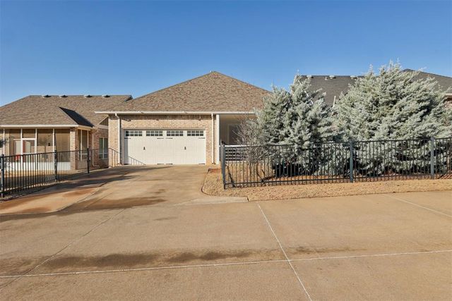 1748 Plaza District Drive, Edmond, OK 73034