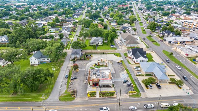 206 E 2nd St, Thibodaux, LA 70301