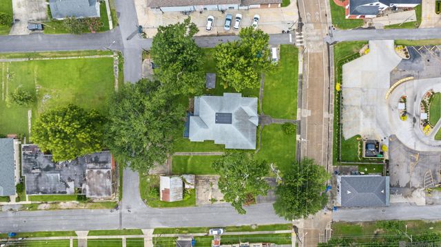 206 E 2nd St, Thibodaux, LA 70301