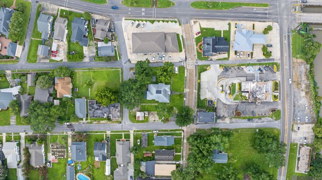 206 E 2nd St, Thibodaux, LA 70301