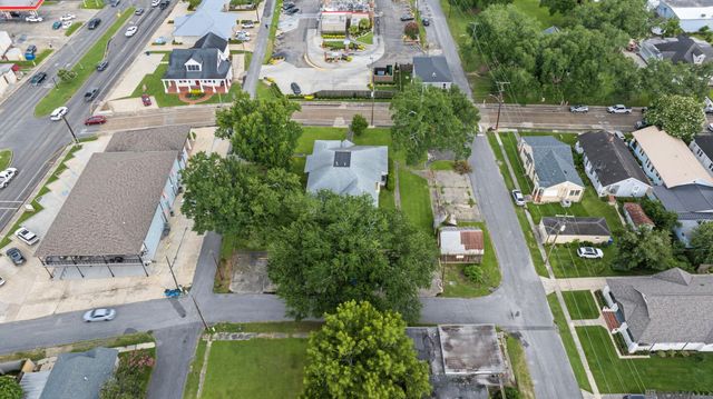 206 E 2nd St, Thibodaux, LA 70301