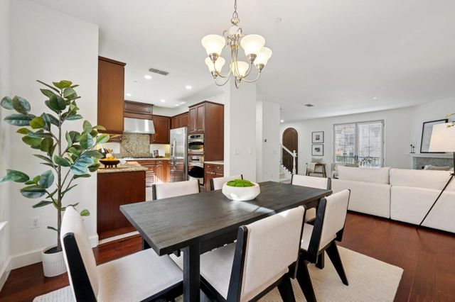 62 Cuesta Drive, Los Altos, CA 94022