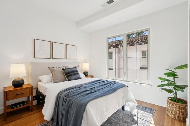 62 Cuesta Drive, Los Altos, CA 94022