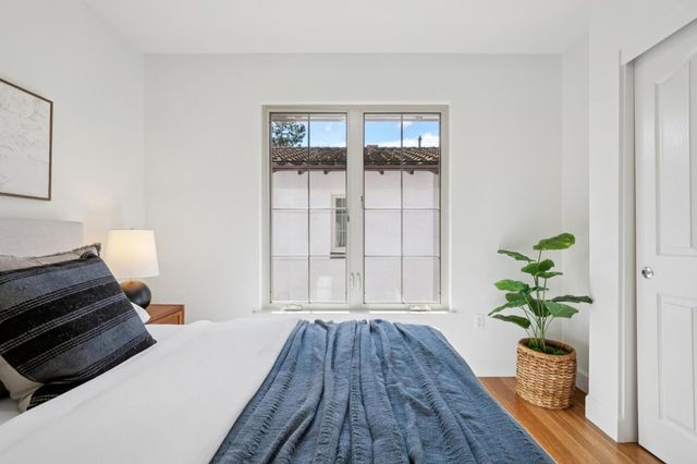 62 Cuesta Drive, Los Altos, CA 94022