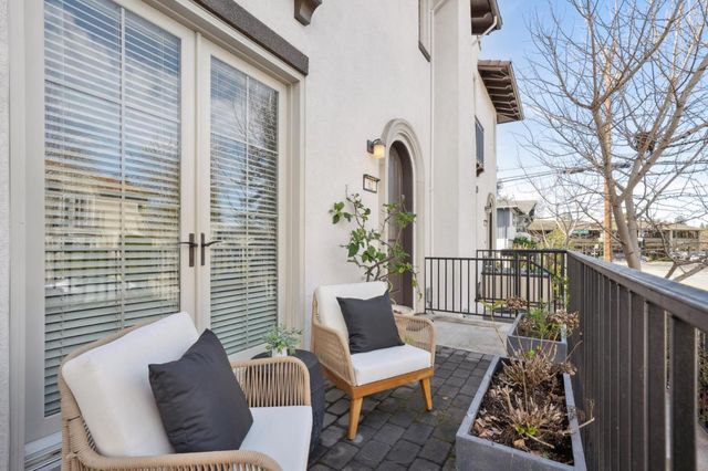 62 Cuesta Drive, Los Altos, CA 94022