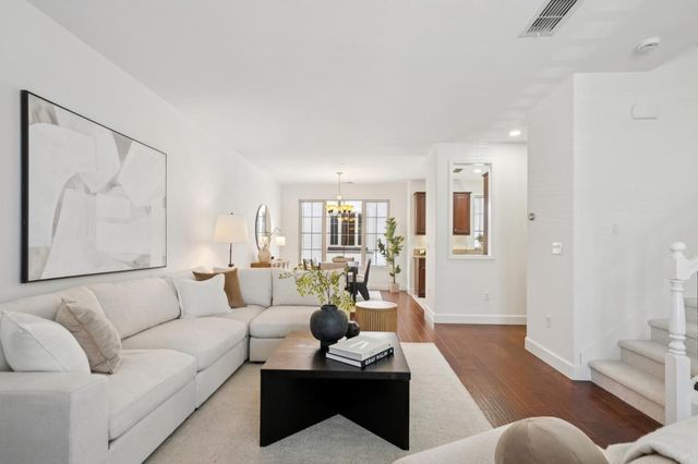 62 Cuesta Drive, Los Altos, CA 94022