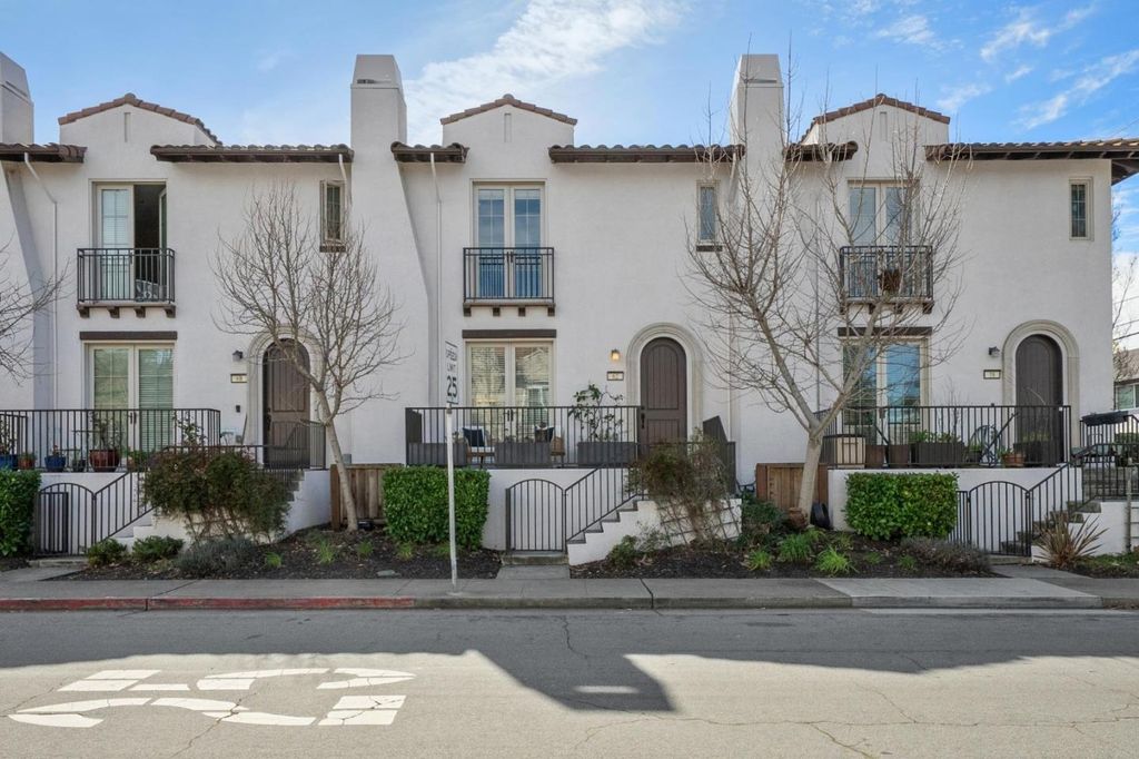 62 Cuesta Drive, Los Altos, CA 94022