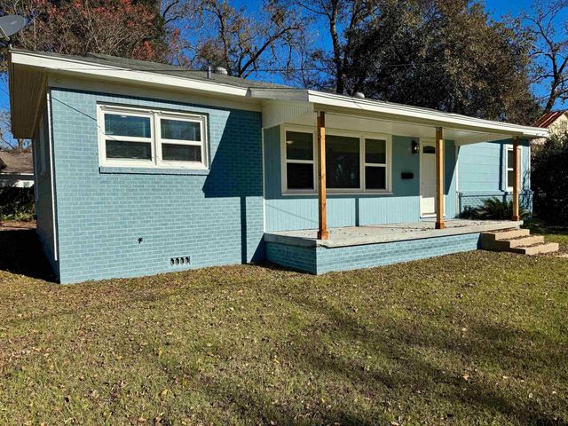 802&804 E Goliad Avenue, Crockett, TX 75835