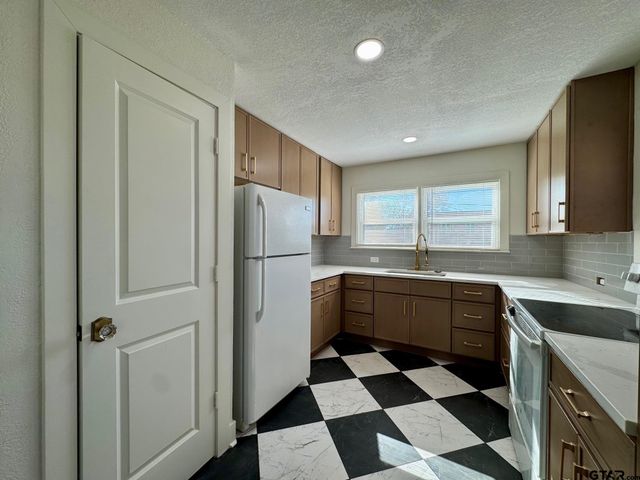 802&804 E Goliad Avenue, Crockett, TX 75835