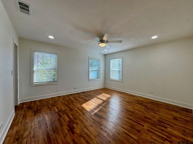 802&804 E Goliad Avenue, Crockett, TX 75835