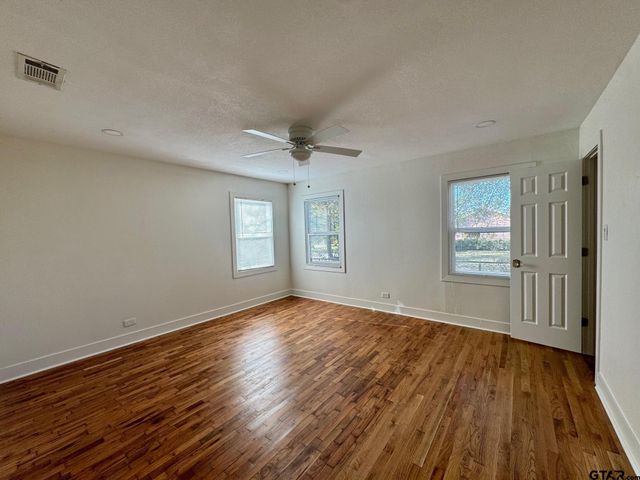 802&804 E Goliad Avenue, Crockett, TX 75835