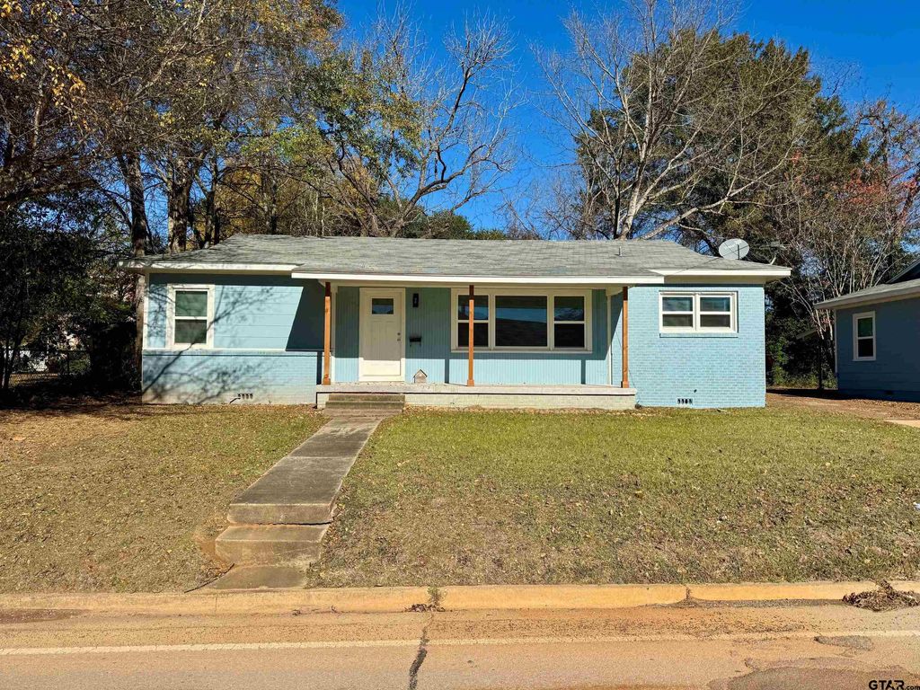 802&804 E Goliad Avenue, Crockett, TX 75835