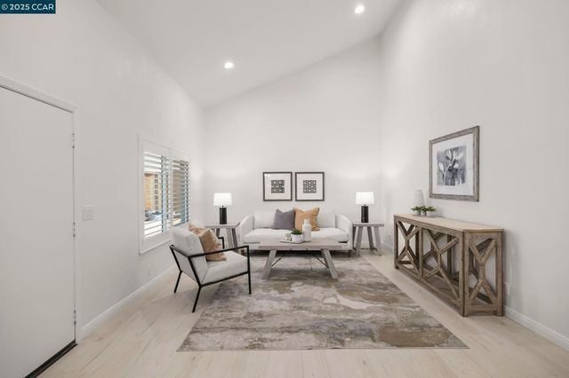 4513 Birch Bark Rd, Concord, CA 94521