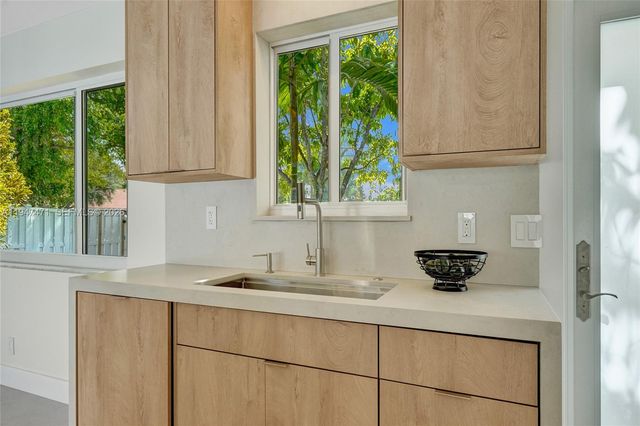 4731 Pierce St, Hollywood, FL 33021