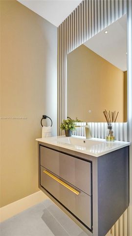 4731 Pierce St, Hollywood, FL 33021