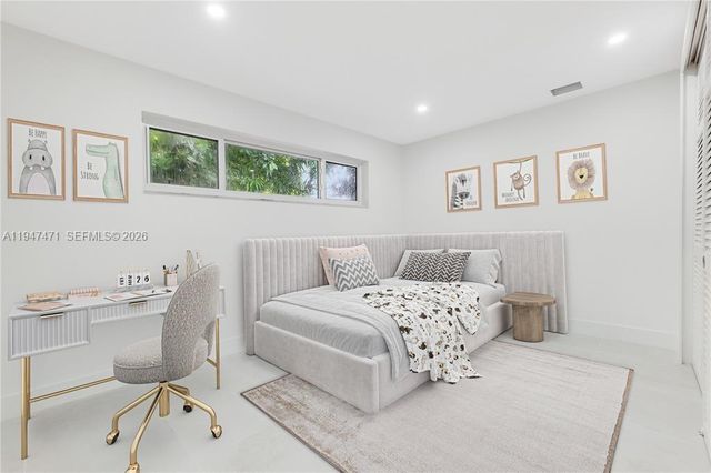 4731 Pierce St, Hollywood, FL 33021