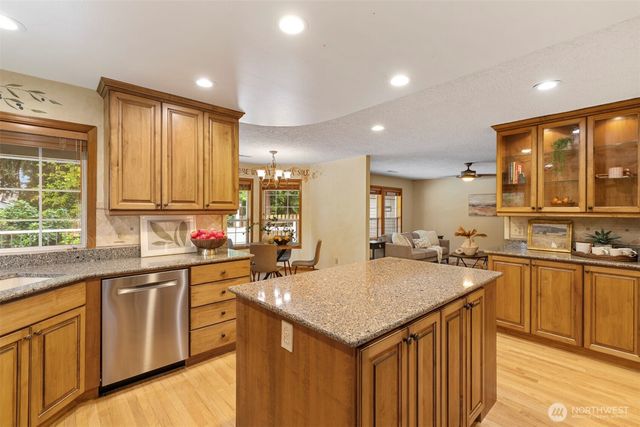 15801 NE 25th Street, Vancouver, WA 98684