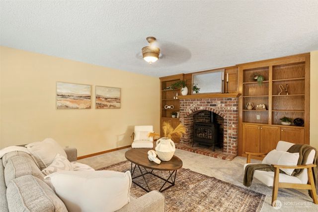 15801 NE 25th Street, Vancouver, WA 98684