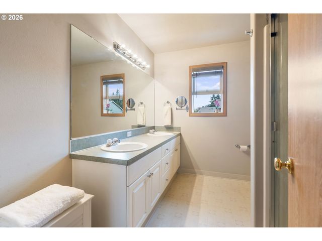 8913 Ne 164TH Ave, Vancouver, WA 98682