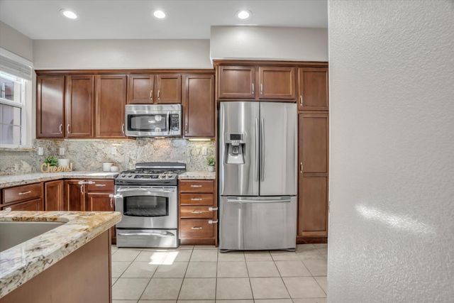 62 S Rio Rapido Dr, Tracy, CA 95391