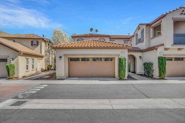 62 S Rio Rapido Dr, Tracy, CA 95391