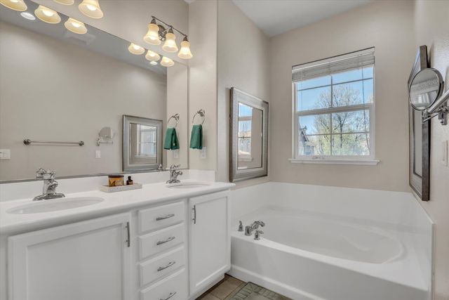 62 S Rio Rapido Dr, Tracy, CA 95391