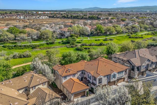 62 S Rio Rapido Dr, Tracy, CA 95391