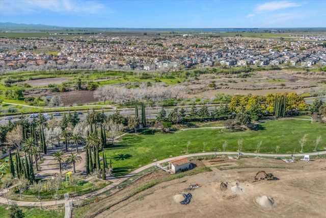 62 S Rio Rapido Dr, Tracy, CA 95391