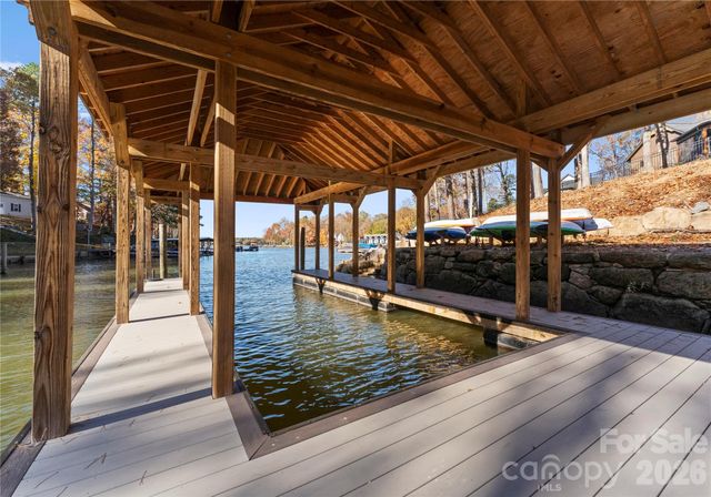 222 Greenbay Road, Mooresville, NC 28117